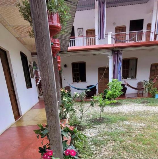 Lauris Hotel Lanquin Exterior photo