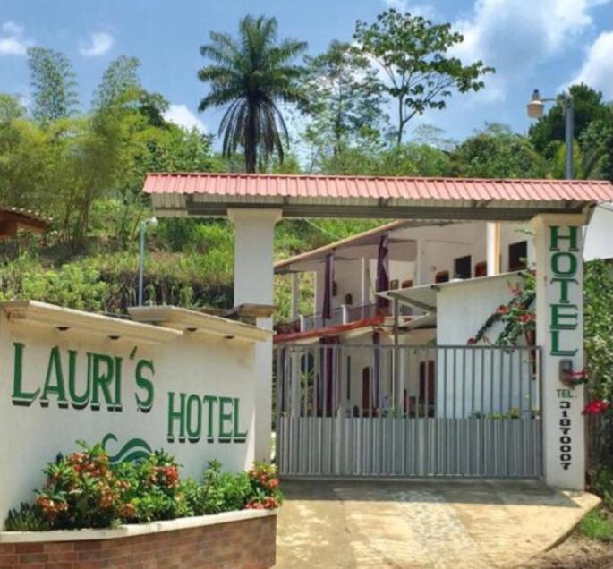 Lauris Hotel Lanquin Exterior photo